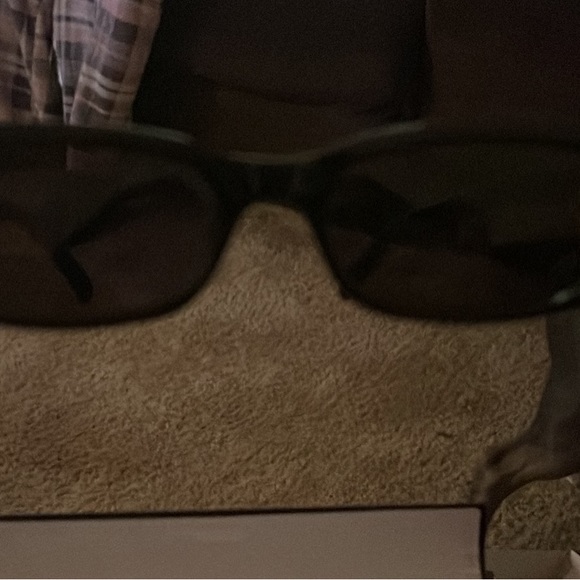 Brand new black and gold - Picture 2 of 4